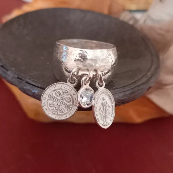 Anillo Holy