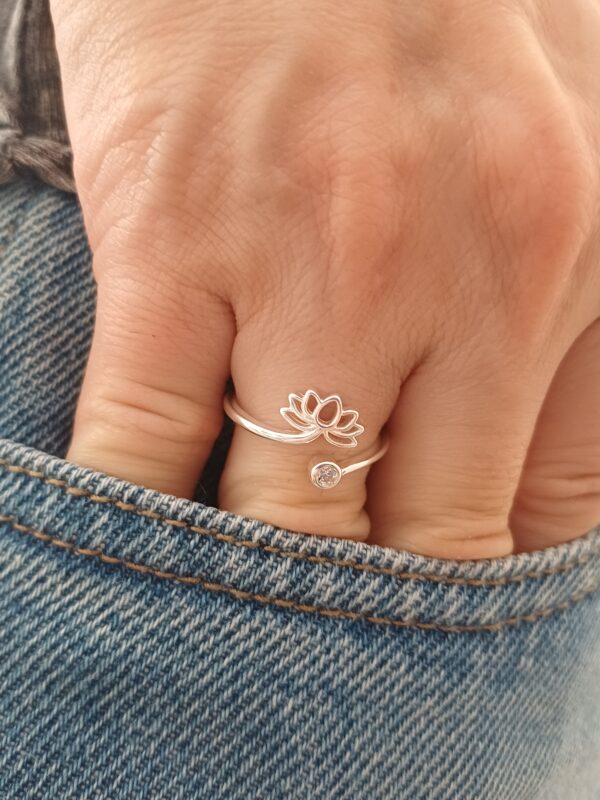 Anillo Flor de Loto abierto